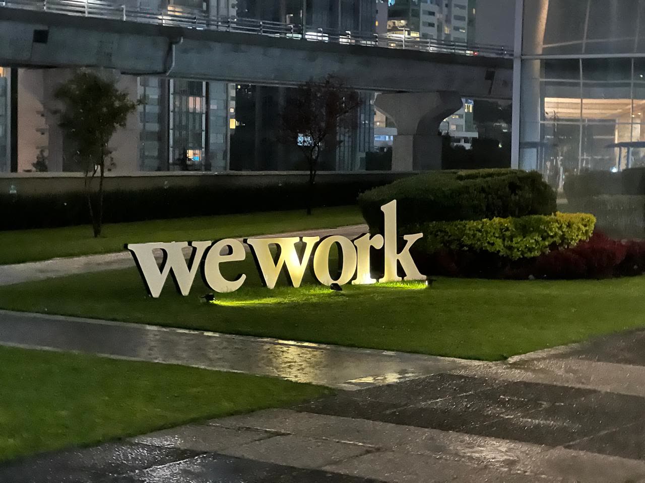 WeWork · jardín
